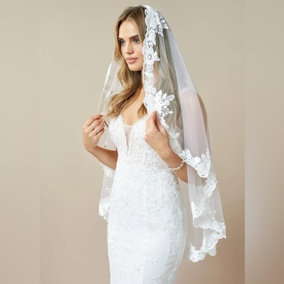 Azazie Dresses & Skirts - Bridal lace wedding veil